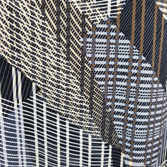 Liz Claiborne sz m 3/4 sleeve stretch top - Picture 5 of 8